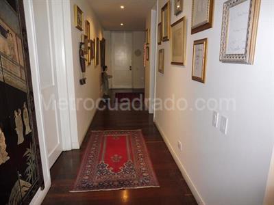 Apartamento de 2 alcobas en venta en Los Rosales, Bogotá, 208 m² · foto 7 de 20