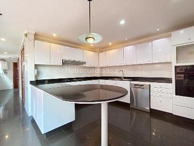 Apartamento de 4 alcobas en venta en La Cabrera, Bogotá, 325 m² · foto 6 de 20