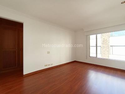 Apartamento de 4 alcobas en venta en La Cabrera, Bogotá, 325 m² · foto 13 de 20