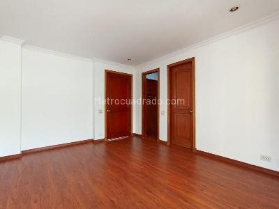 Apartamento de 4 alcobas en venta en La Cabrera, Bogotá, 325 m² · foto 17 de 20