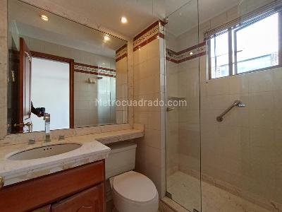 Apartamento de 4 alcobas en venta en La Cabrera, Bogotá, 325 m² · foto 18 de 20