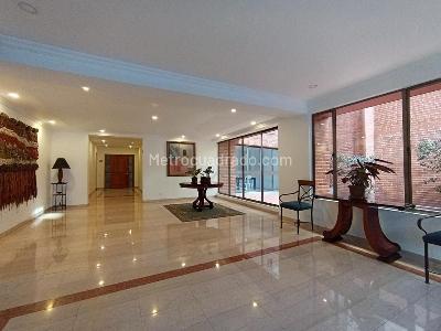 Apartamento de 4 alcobas en venta en La Cabrera, Bogotá, 325 m² · foto 19 de 20