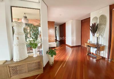 Apartamento de 3 alcobas en venta en Bosque De Pinos I, Bogotá, 224 m² · foto 10 de 20