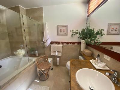 Apartamento de 3 alcobas en venta en Bosque De Pinos I, Bogotá, 224 m² · foto 13 de 20