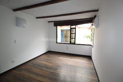 Casa de 5 alcobas en venta en Cerros De Sotileza, Bogotá, 408 m² · foto 12 de 20