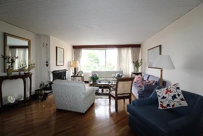 Apartamento de 3 alcobas en venta en Chicó Iii, Bogotá, 145 m² · foto 2 de 16