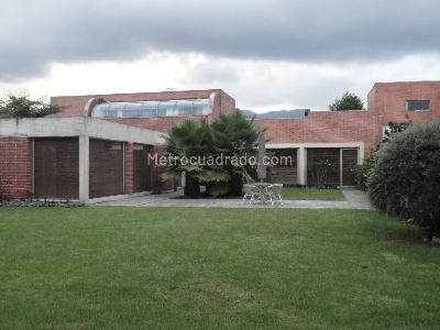 Casa de 3 alcobas en venta en San Simón, Bogotá, 300 m² · foto 2 de 20