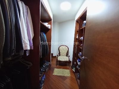 Apartamento de 3 alcobas en venta en San Patricio, Bogotá, 184 m² · foto 13 de 20