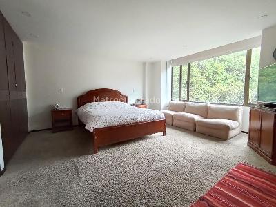 Apartamento de 2 alcobas en venta en Los Rosales, Bogotá, 190 m² · foto 13 de 20