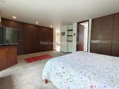 Apartamento de 2 alcobas en venta en Los Rosales, Bogotá, 190 m² · foto 15 de 20