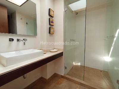 Apartamento de 2 alcobas en venta en Los Rosales, Bogotá, 190 m² · foto 20 de 20