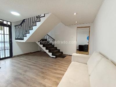 Casa de 5 alcobas en venta en Santa Barbara, Bogotá, 270 m² · foto 10 de 16