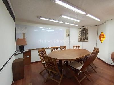 Casa de 5 alcobas en venta en Santa Barbara, Bogotá, 270 m² · foto 11 de 16