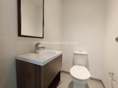 Casa de 5 alcobas en venta en Santa Barbara, Bogotá, 270 m² · foto 15 de 16
