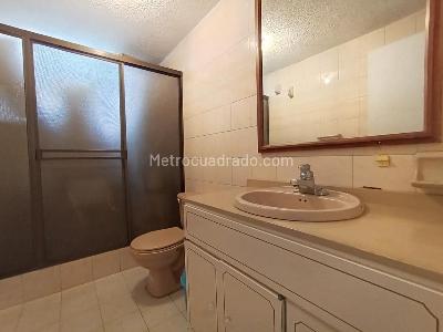 Casa de 5 alcobas en venta en Santa Barbara, Bogotá, 270 m² · foto 16 de 16