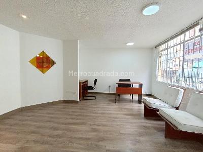 Casa de 5 alcobas en venta en Santa Barbara, Bogotá, 270 m² · foto 8 de 16