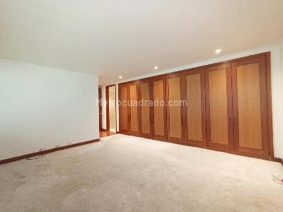 Apartamento de 3 alcobas en venta en Los Rosales, Bogotá, 245 m² · foto 10 de 20