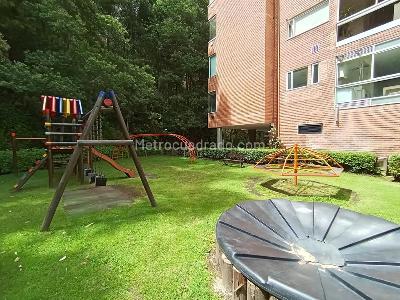 Apartamento de 3 alcobas en venta en Los Rosales, Bogotá, 245 m² · foto 18 de 20