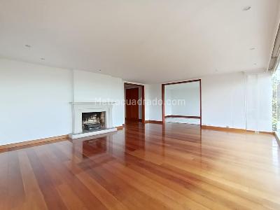 Apartamento de 3 alcobas en venta en Los Rosales, Bogotá, 245 m² · foto 3 de 20