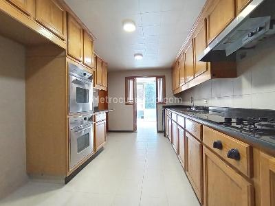 Apartamento de 3 alcobas en venta en Los Rosales, Bogotá, 245 m² · foto 6 de 20