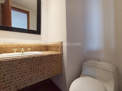Apartamento de 3 alcobas en venta en Los Rosales, Bogotá, 245 m² · foto 8 de 20