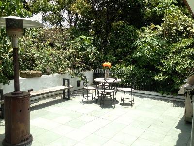 Casa de 5 alcobas en venta en Chico Oriental, Bogotá, 995 m² · foto 3 de 10