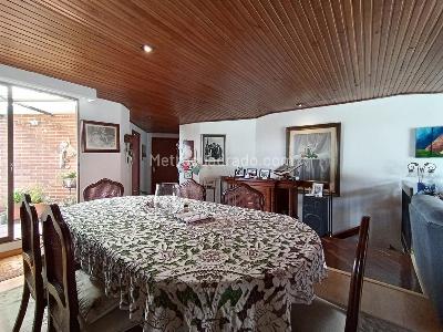 Apartamento de 4 alcobas en venta en Bella Suiza, Bogotá, 147 m² · foto 3 de 20