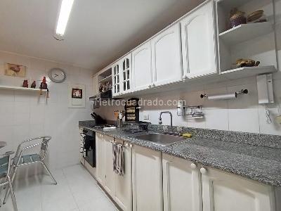 Apartamento de 2 alcobas en venta en Santa Barbara Occidental, Bogotá, 145 m² · foto 5 de 15
