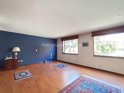 Apartamento de 2 alcobas en venta en Santa Barbara Occidental, Bogotá, 145 m² · foto 8 de 15