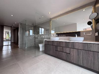 Apartamento de 4 alcobas en venta en Chico Alto, Bogotá, 450 m² · foto 12 de 20