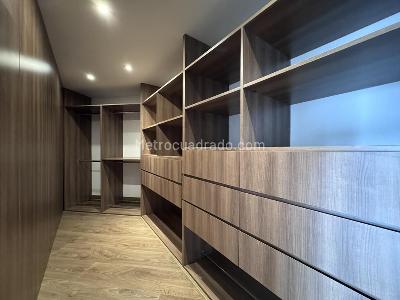 Apartamento de 4 alcobas en venta en Chico Alto, Bogotá, 450 m² · foto 13 de 20