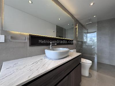 Apartamento de 4 alcobas en venta en Chico Alto, Bogotá, 450 m² · foto 16 de 20