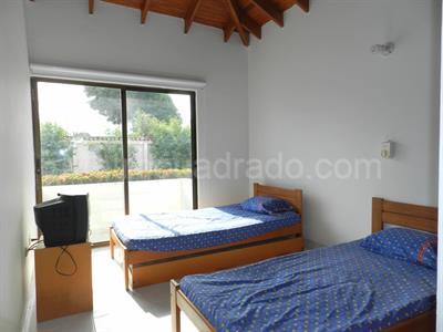 Casa de 3 alcobas en venta en Capriato, Girardot, 225 m² · foto 10 de 15