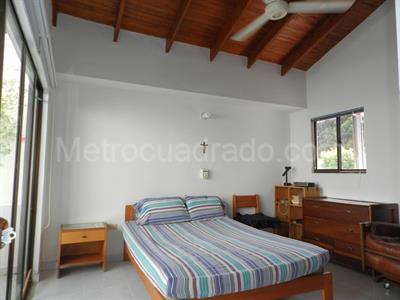 Casa de 3 alcobas en venta en Capriato, Girardot, 225 m² · foto 11 de 15