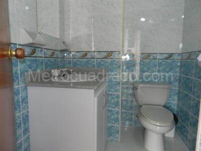 Casa de 3 alcobas en venta en Capriato, Girardot, 225 m² · foto 2 de 15