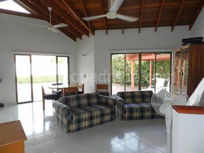 Casa de 3 alcobas en venta en Capriato, Girardot, 225 m² · foto 3 de 15