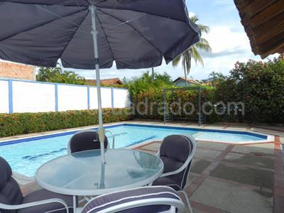 Casa de 3 alcobas en venta en Capriato, Girardot, 225 m² · foto 5 de 15