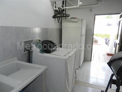 Casa de 3 alcobas en venta en Capriato, Girardot, 225 m² · foto 6 de 15