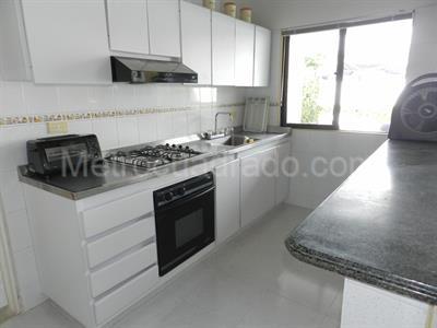Casa de 3 alcobas en venta en Capriato, Girardot, 225 m² · foto 8 de 15