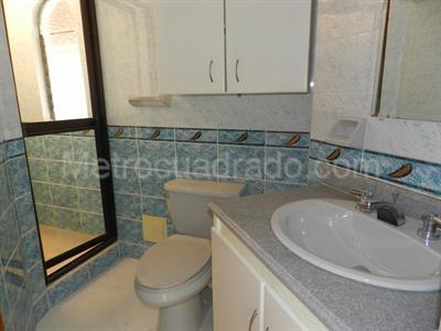 Casa de 3 alcobas en venta en Capriato, Girardot, 225 m² · foto 9 de 15