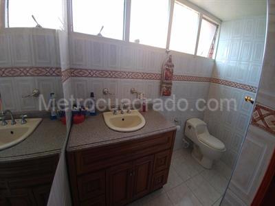 Casa de 4 alcobas en venta en Niza Bulevar, Bogotá, 322 m² · foto 13 de 20