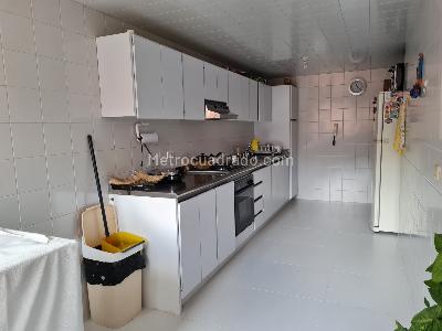 Apartamento de 3 alcobas en venta en Lagos De Cordoba Niza, Bogotá, 98 m² · foto 18 de 19