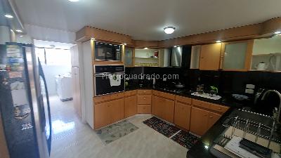 Apartamento de 4 alcobas en venta en Los Rosales, Bogotá, 238 m² · foto 15 de 20