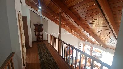 Apartamento de 4 alcobas en venta en Los Rosales, Bogotá, 238 m² · foto 3 de 20