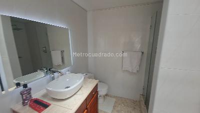 Apartamento de 4 alcobas en venta en Los Rosales, Bogotá, 238 m² · foto 11 de 20