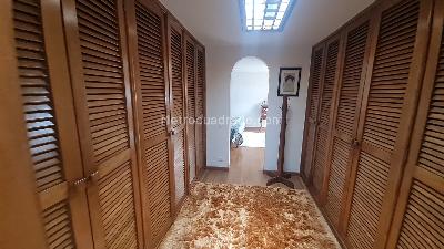 Apartamento de 4 alcobas en venta en Los Rosales, Bogotá, 238 m² · foto 13 de 20