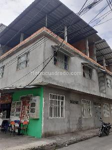 Casa de 5 alcobas en venta en Santa Isabel Girardot, Girardot, 210 m² · foto 17 de 20