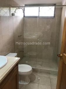 Casa en venta en Santa Barbara Central, Bogotá · foto 9 de 20