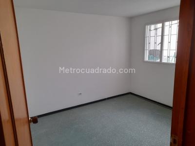 Casa de 5 alcobas en venta en Simon Bolivar, Bogotá, 480 m² · foto 10 de 20
