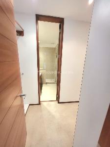 Apartamento de 3 alcobas en venta en Los Rosales Chico, Bogotá, 157 m² · foto 14 de 20